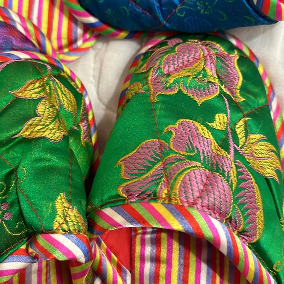 Korean Satin Slippers Set of 10 - Picture 9 of 10